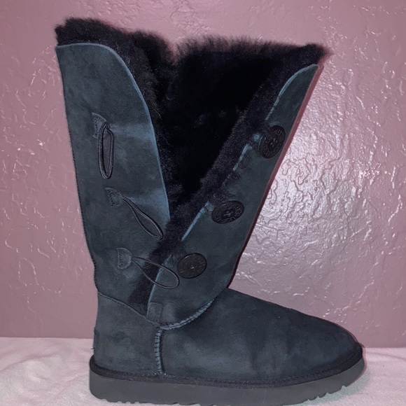UGG BAILEY BUTTON TRIPLET II BLACK BOOTS - Picture 8 of 8